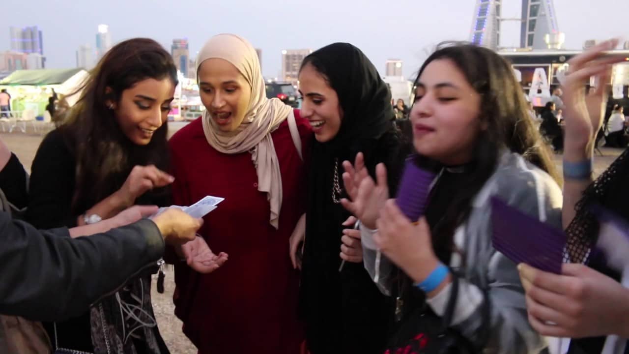 Arab Girls Going Crazy, Angry Birds Dancing @ Bahrain Shopping Festival 2017