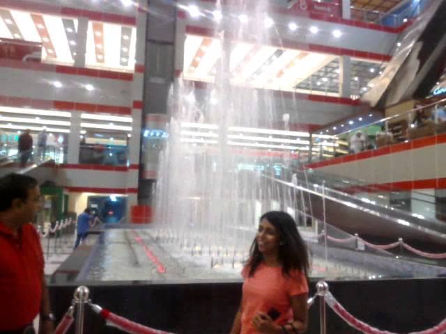 Ramli mall bahrain fountain.mp4